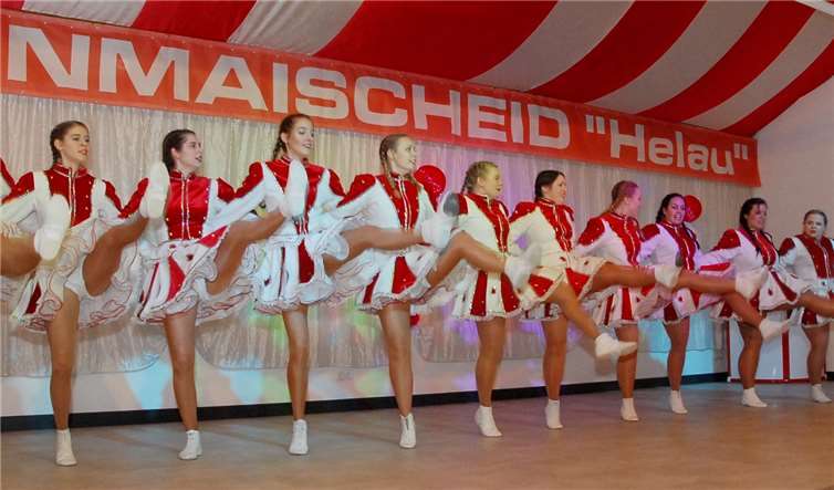 Die Seniorentanzgruppe wird gemanagtvon Ranja und Petra Khalil.