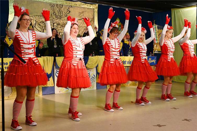 Die Senzije Stadtmauremöhne in „Ruut on wieß“.