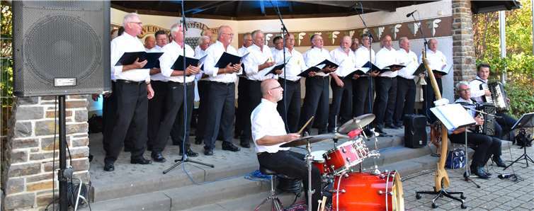 Die Shantys verstanden es, ihr Publikum mitzureißen.