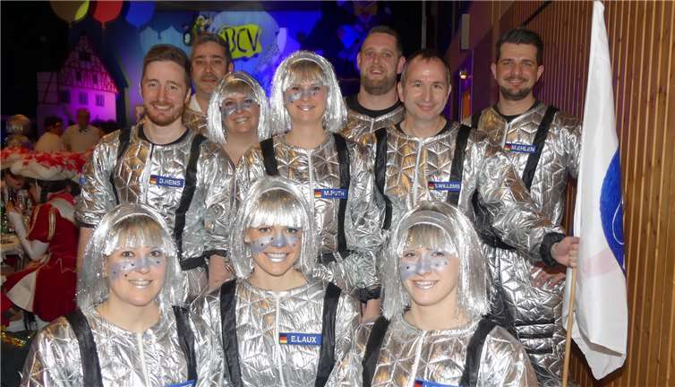 Die Showtanzgruppe aus Ulmen begeistertemit einer fliegenden Space-Dancing-Show.