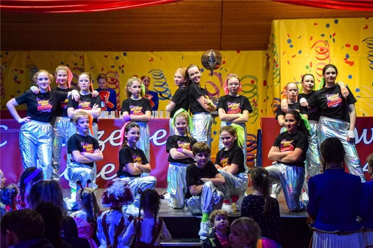 Die Showtanzgruppe begeisterte die Zuschauer.  Foto: privat