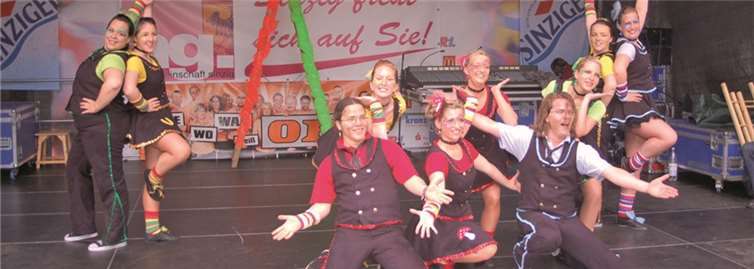Die Showtanzgruppe der KG Närrische Buben misst sich am Sonntagnachmittag mit Tanzgruppen der Region. Archiv