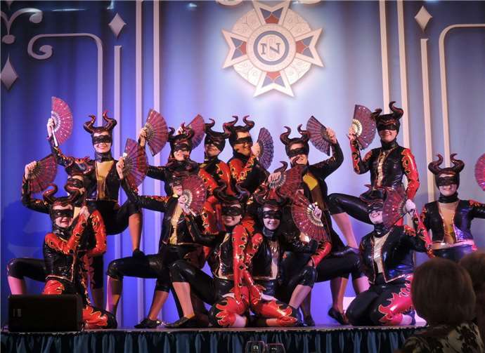 Die Showtanzgruppe des Närrischen Corps verzauberte als „Stiere ihrer Tollität“ die Gäst mit spanischen Impressionen.