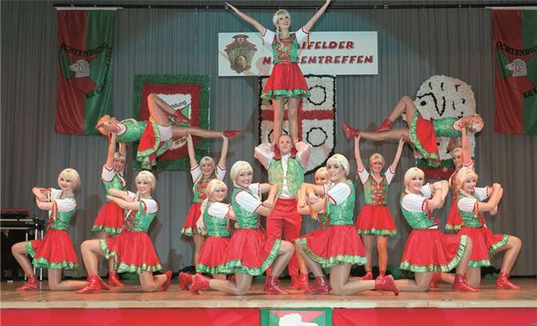 Die Showtanzgruppe des Naunheimer Carneval Vereins (NCV) faszinierte das Publikum mit dem Tanz „Russische Nächte“.