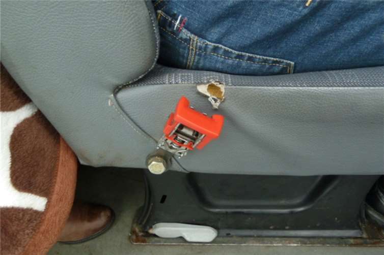 Die Sicherheitsgurte des Kleinbusses waren defekt.