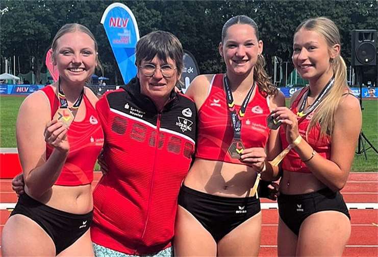 Die Siebenkampf-Manschaft mit Trainerin Anke Jüssen (v.l.): Böckmann, Jüssen, Schmitt, Medinger  Foto: VfL Waldbreitbach