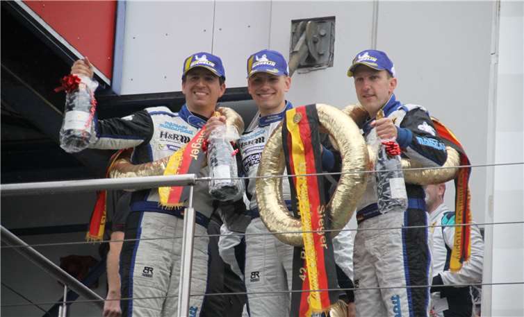 Die Sieger auf dem Podest, v.l. Moritz Kranz, Nico Menzel und Thorsten Jung.Fotos: -DEB-