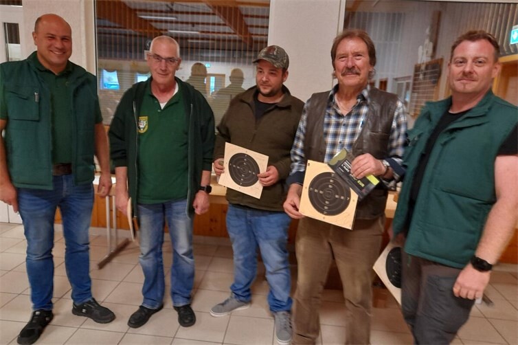 Die Sieger beim GK-Schießen mit den Brudermeistern