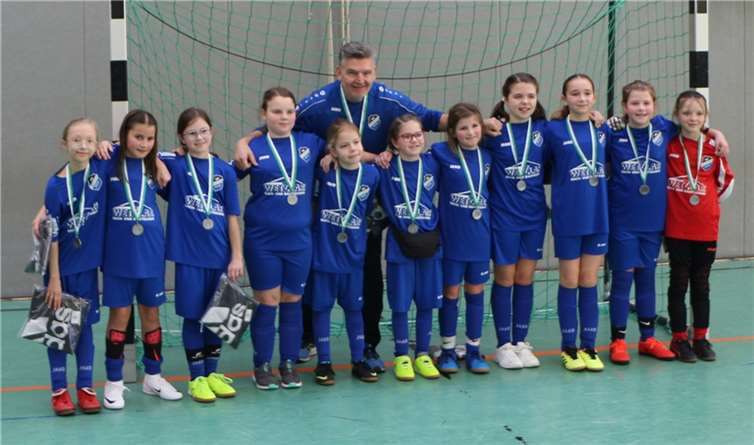 Die Sieger der E-Juniorinnen der Hallenmasters: JSSV Freirachdorf.