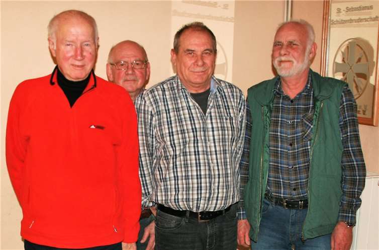 Die Sieger der Herren: Siegfried Hendrysiak, Brudermeister Berthold Hohlfeld, Hermann Daub und Karl Ohlberger.