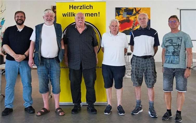 Die Sieger der Seniorengruppe v.l.n.r.: Schiedsrichter Dr. Andreas Junk, Jens Lütke, Ulrich Dresen, Hans Lotzien, Helmut Hassenrück, Andre Matzat. Foto: privat