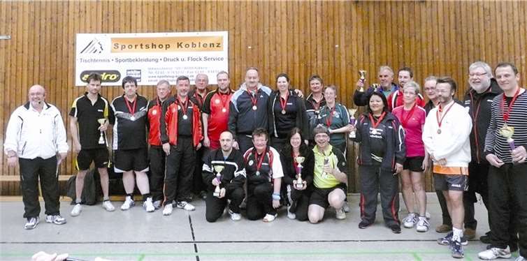 Die Sieger der Tischtennis-Freizeitmeisterschaften 2013 in Koblenz.privat