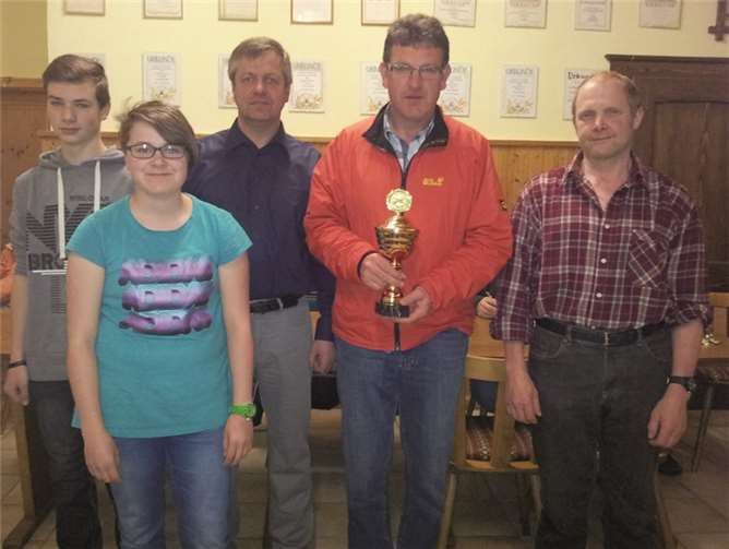 Die Sieger der Vereinsmeisterschaften in Luxem. ST