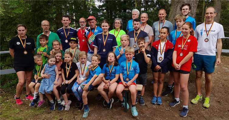Die Sieger des 37. Adenauer Sommerbiathlon.Foto: Brigitte Arenz