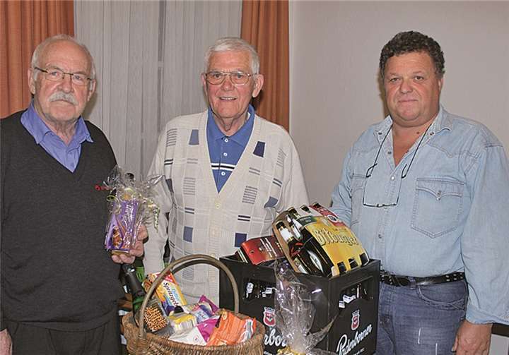 Die Sieger des Mai-Turniers: Franz Fürpass (zweiter Platz), Josef Wolking (erster Platz) und Alois Fassbender (dritter Platz). privat