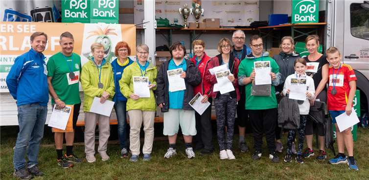 Eines der größten Lauf-Events in Rheinland-Pfalz hat alle begeistert Die Sieger des inklusiven Staffellaufs feierten ihre erfolgreiche Teilnahme.