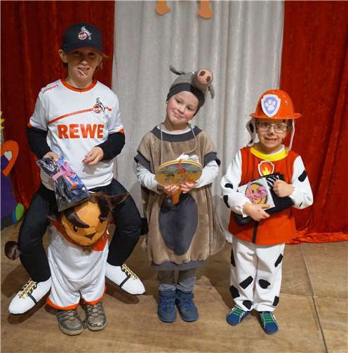 Die Sieger im Kostümwettbewerb der Jungs. Fotos: privat