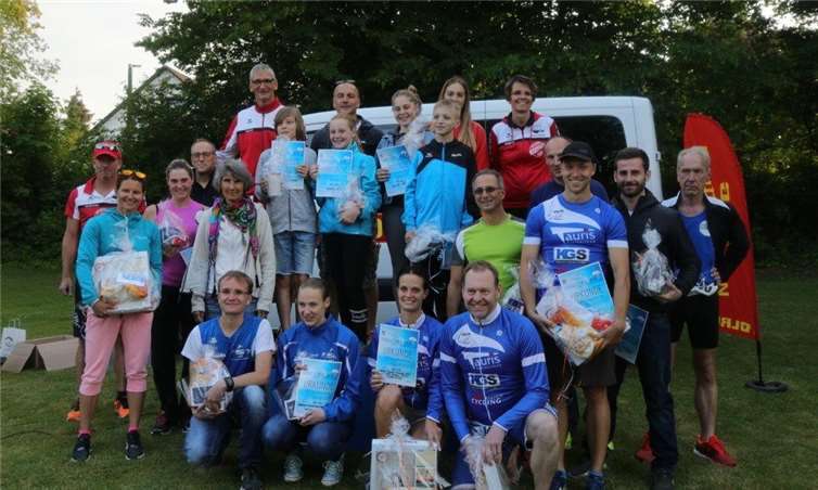 Die Sieger in den einzelnen Wertungen konnten sich über Urkunden und Präsente freuen. privat