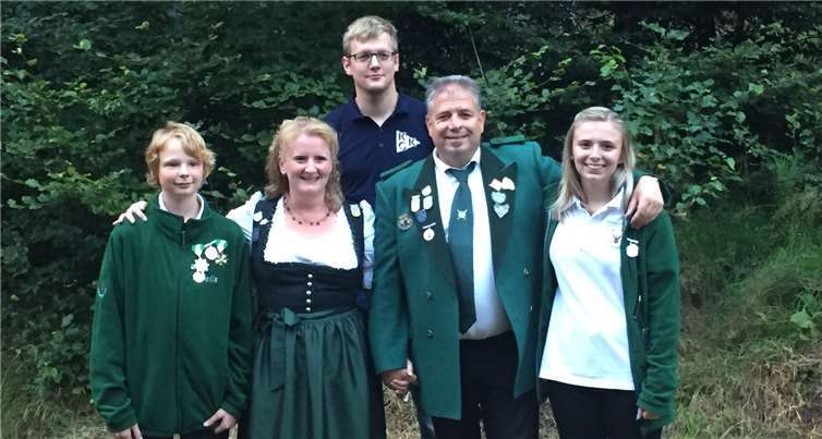 Die Sieger stellten sich zum Gruppenfoto.privat