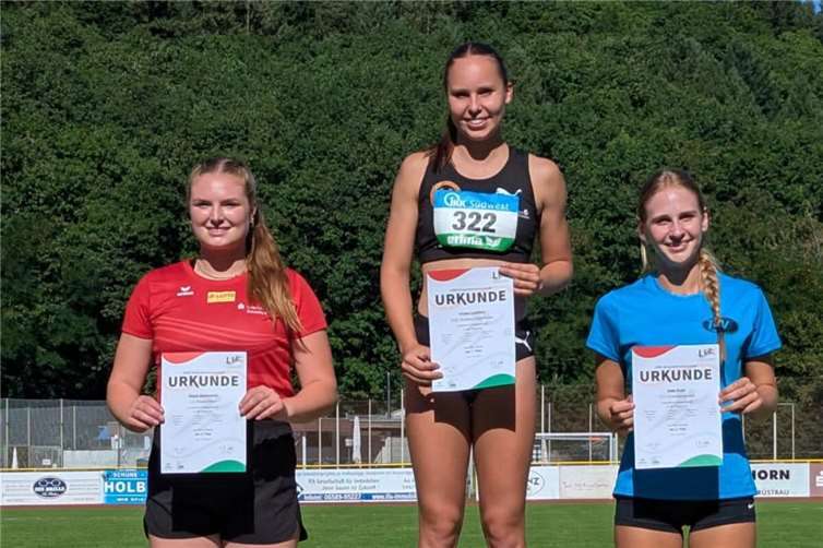 Die Siegerehrung der Frauen im Siebenkampf mit der Siegerin Vivien Ließfeld. Foto: SSC Koblenz-Karthause 