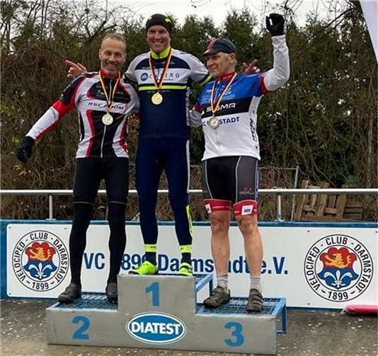 Die Siegerehrung von Fergus Neher als Rheinland-Pfalz Meister.  Fotos: privat