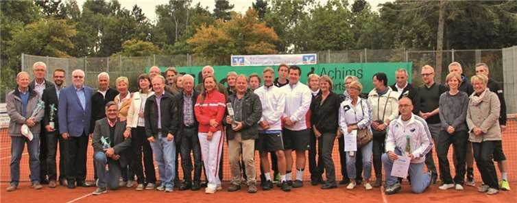 Die Siegerinnen und Sieger der diesjährigen Rheinbacher Tennis-Stadtmeisterschaft.privat