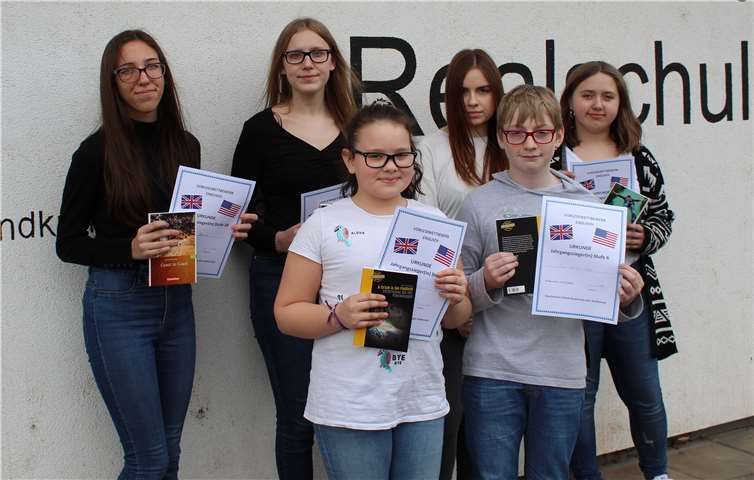 Die Siegerinnen und Sieger erhielten eine Urkunde sowie einen Buchpreis.Foto: privat