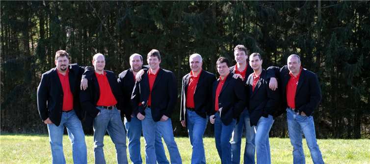 Die "Singenden Feuerwehrmänner" aus Weisel im Taunus. privat