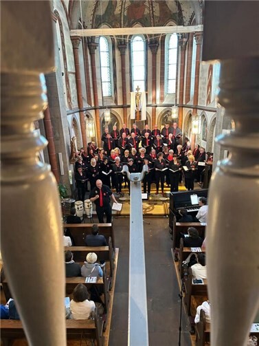 Die Singfreunde präsentierten ein abwechslungsreiches Programm aus Advents- und Weihnachtsstücken.  Foto: privat
