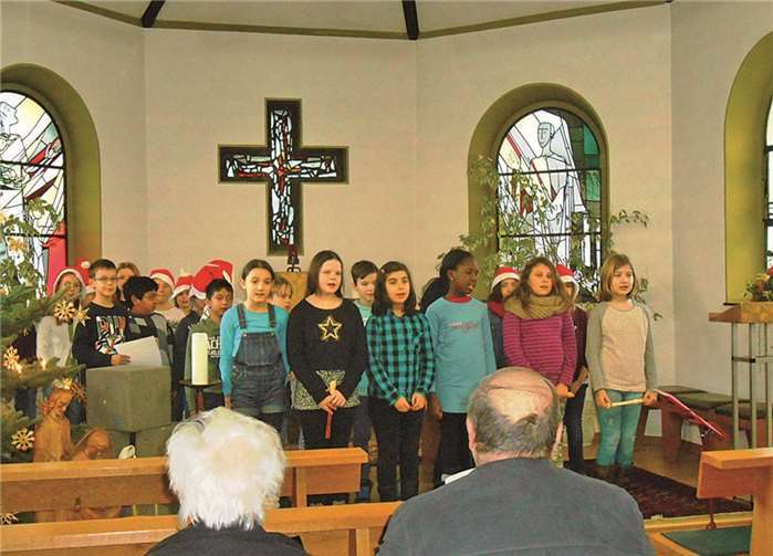 Die „Singschwalben“ singen im Altenheim. privat