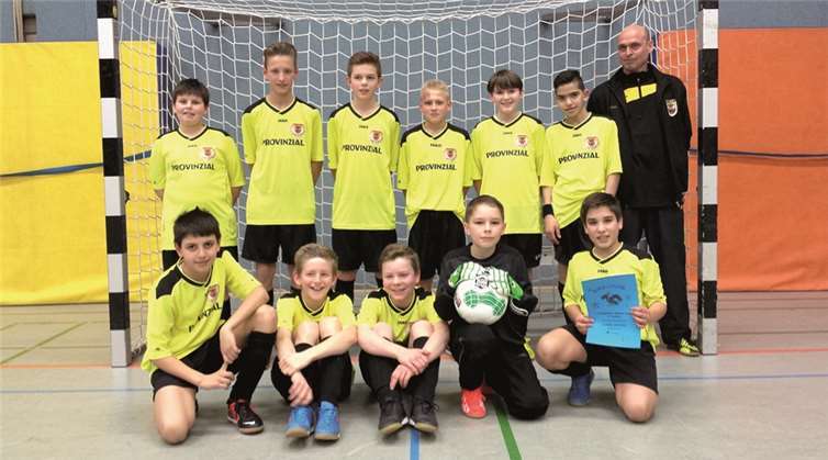 Die Sinziger D-Junioren in den neuen Trikots von der Provinzial-Versicherung.privat