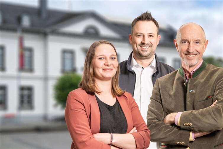 Die Sinziger FDP-Fraktion v.l.n.r. Lucie Grafe (Fraktionsgeschäftsführerin), Martin Thormann (Fraktionsvorsitzender) und Dominik Graf von Spee (stlv. Fraktionsvorsitzender).