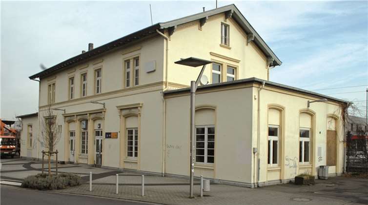 Die Sinziger Firma Sprengnetter will den Bahnhof kaufen und bekommt die volle Unterstützung der Stadt. BL