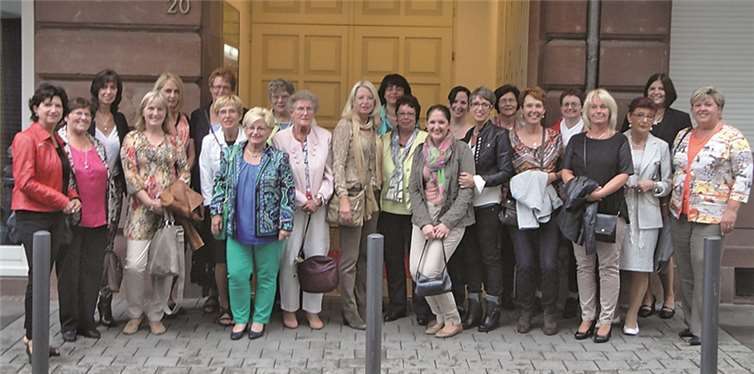 Die Sinziger Möhnen bestaunten im Tigerpalast wahrhaft atemberaubende Akrobatik. privat