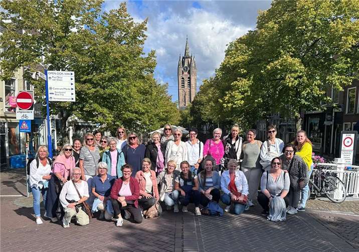 Sinziger Stadtmauremöhnen machten Tour nach Den Haag  Die Sinziger Möhnen hatten eine Menge Spaß bei ihrem Ausflug.  Foto: privat