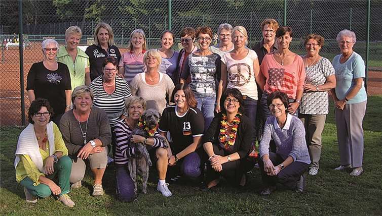 Die Sinziger Möhnen hatten während ihrer jährlichen Wanderung viel Spaß. Privat