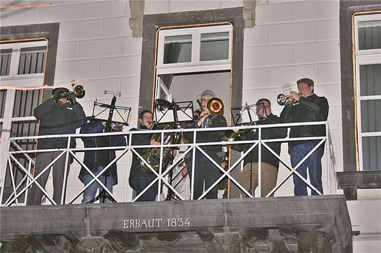 Die Musik spielte bis in den Abend hinein 