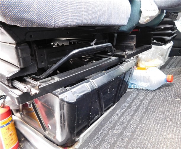 Die Sitze wurden amateurhaft eingebaut.