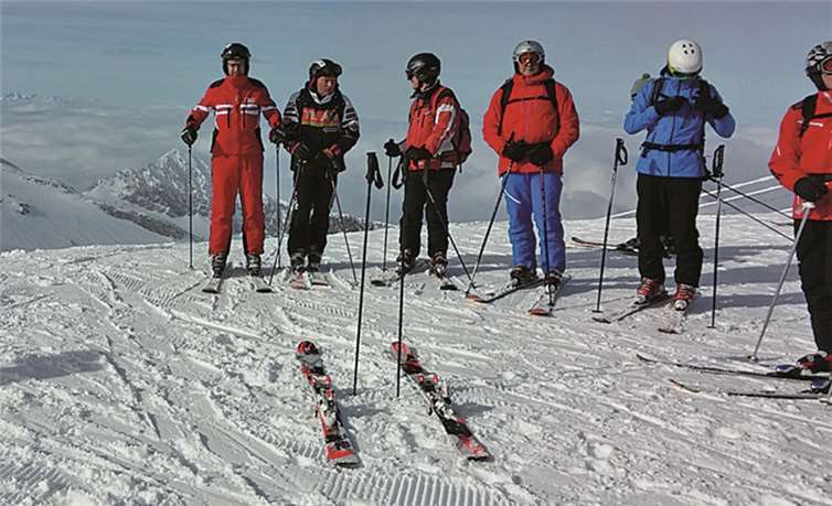 Die Skifahrer kamen auf dem Hintertuxer Gletscher „hoch hinaus“. privat