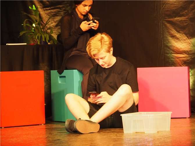 Die Smombies Fiona und Angelina.  Foto: Michael Maur