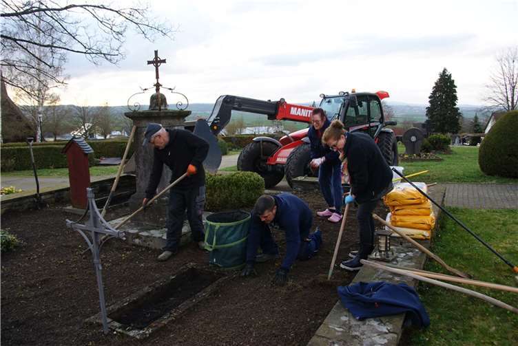 Die Soldatengräber wurden durch die CDU Münstermaifeld gepflegt. Quelle: CDU Münstermaifeld
