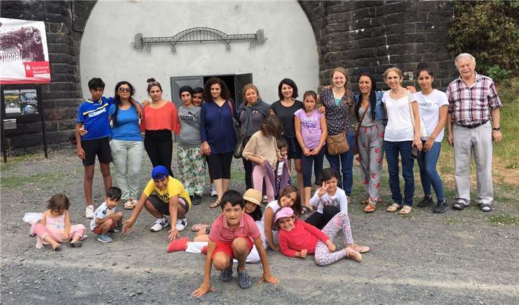 Die Sommerfreizeit für Mütter und Kinder führte die Teilnehmer unter anderem zu einer Tunnelwanderung in Erpel.