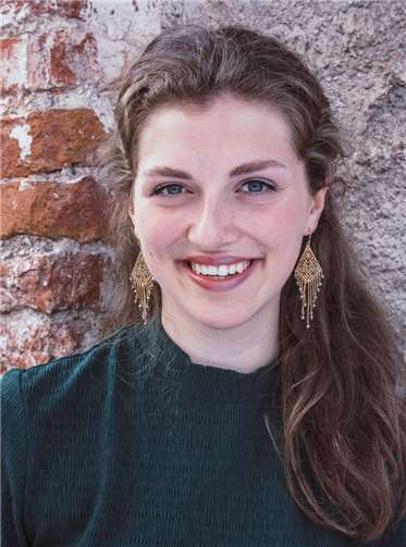 Die Sopranistin Laura Hemingway studierte an der Musikhochschule in München.