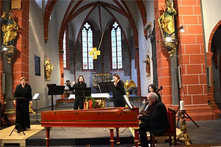 Die Sopranistin Milena Schuster mit den Flötistinnen Ulrike Friedrich und Maryia Miliutsina sowie Christiane Veltman, Viola, Robert Nikolayczik, Violoncello, und Johannes Geffert, Cembalo.Foto: Eberhard Thomas Müller