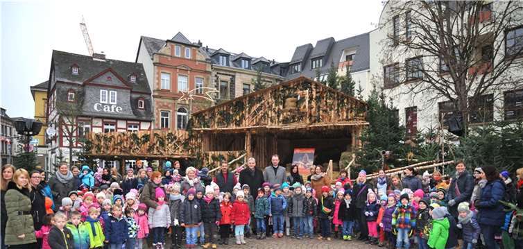 Die Sparda-Bank hat den Kindern im Weihnachtsdorf einen schönen Vormittag spendiert. Stadt Andernach/Maurer