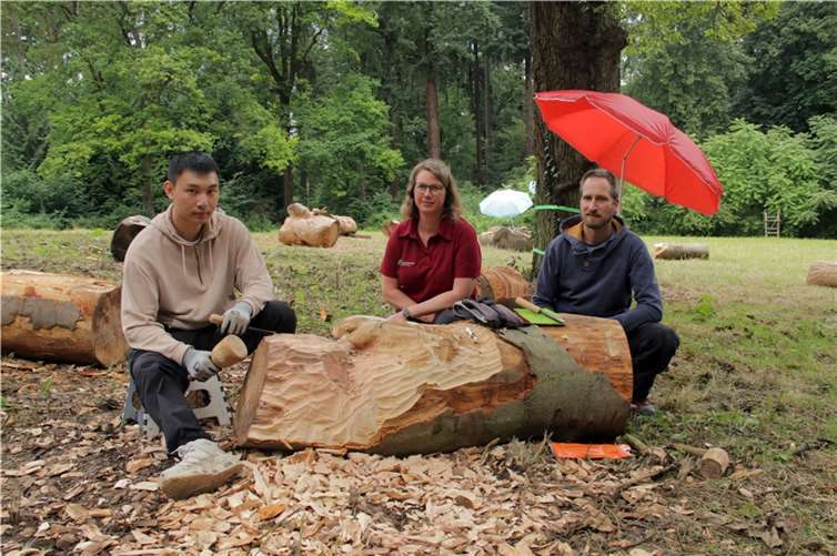 Die Sparkasse Koblenz unterstützt in den nächsten fünf Jahren ausgewählte Naturschutzprojekte in der Stadt Koblenz und im Landkreis Mayen-Koblenz. Mit 100.000 Euro werden unter anderem Projekte wie „Klimawald“ und „Kultur im Wald“ im Stadtwald Koblenz nachhaltig gefördert.