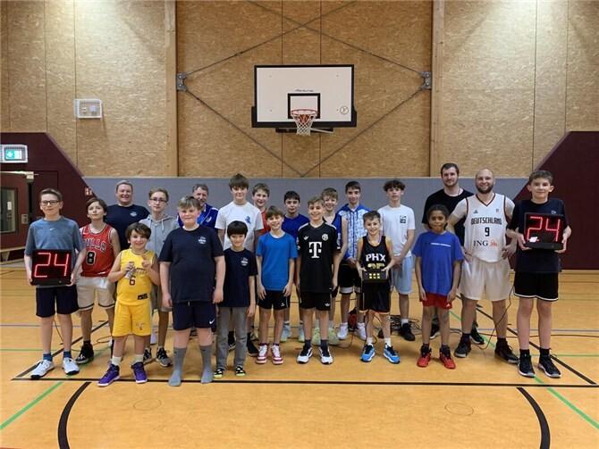 Die Spende ermöglicht die Anschaffung von „24 -Sekunden-Uhr“ (auch Angriffsuhr genannt).  Foto: privat