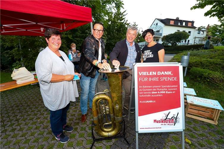Die Spenden-Tuba mahnte, die Opfer der Flutkatastrophe im Ahrtal nicht zu vergessen.