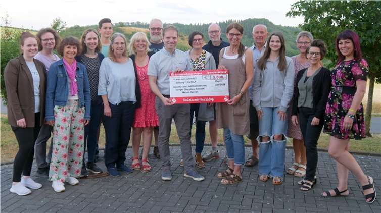 Die Spenden gehen an das Schulbauprojekt des Chorleiters Michael Brill, der gemeinsam mit der Reiner Meutsch-Stiftung FLY & HELP eine Schule in Namibia bauen möchte. Foto: privat