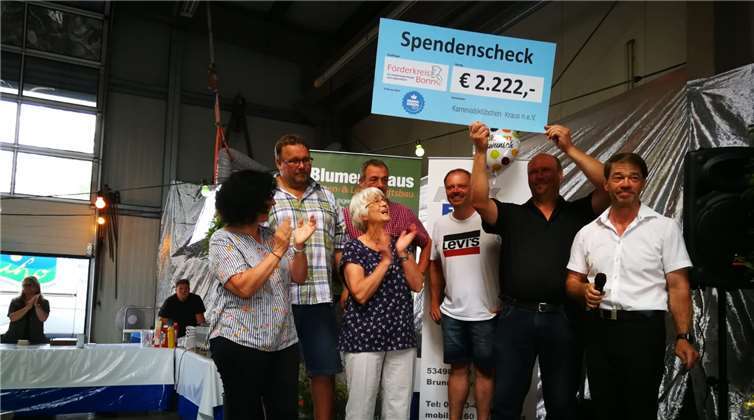 Die Spendensumme beläuft sich auf 2.222 Euro und kommt demFörderkreis für krebskranke Kinder und Jugendliche Bonn e.V. zugute. Ehlert